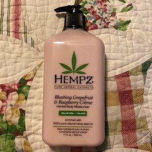 Hempz Lotion Herbal Body moisturizer- Blushing Grapefruit & Raspberry 17 fl. oz